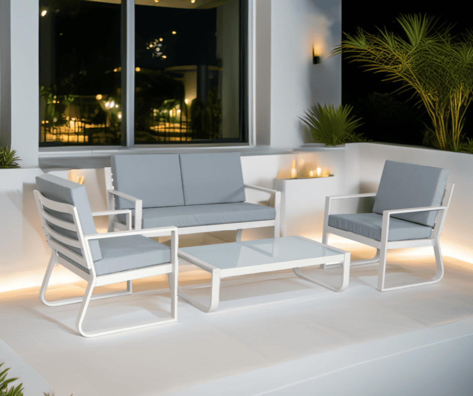 Outdoor Lounges & Sofas
