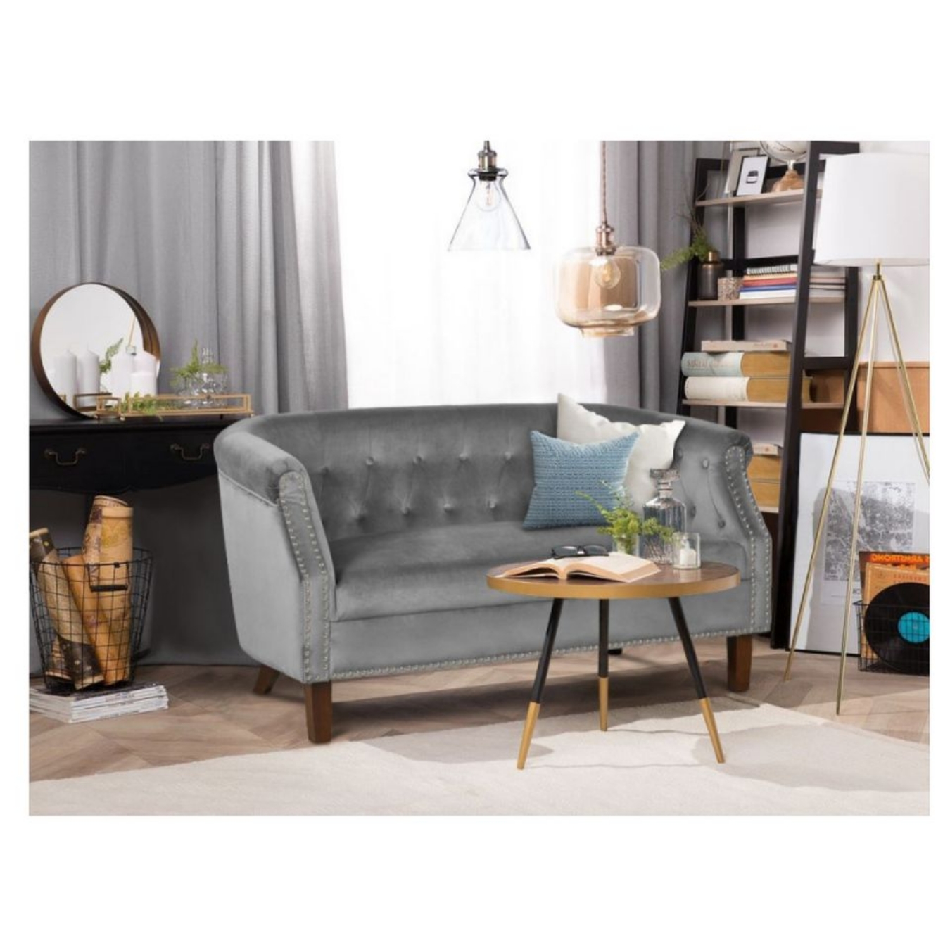 Fascinate your guests with the reliable comfort character of this Judy Velvet Sofa. 